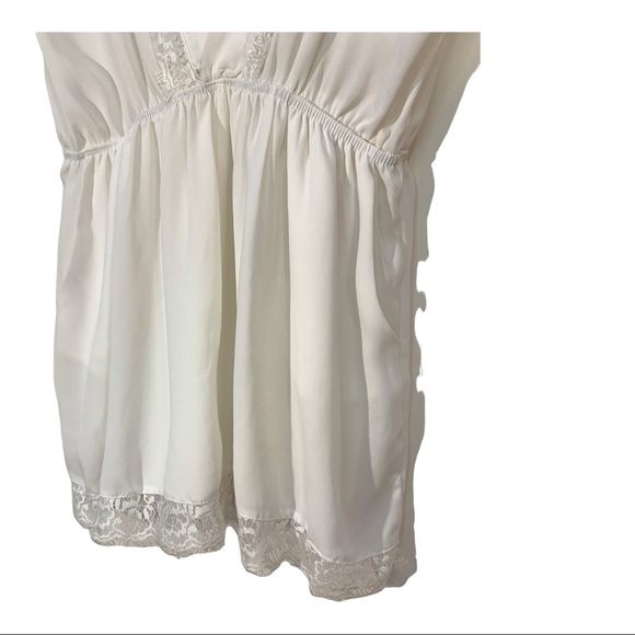 Dainty Hooligan white lace trim shorts romper w/ plunging neckline front & back - Picture 7 of 7